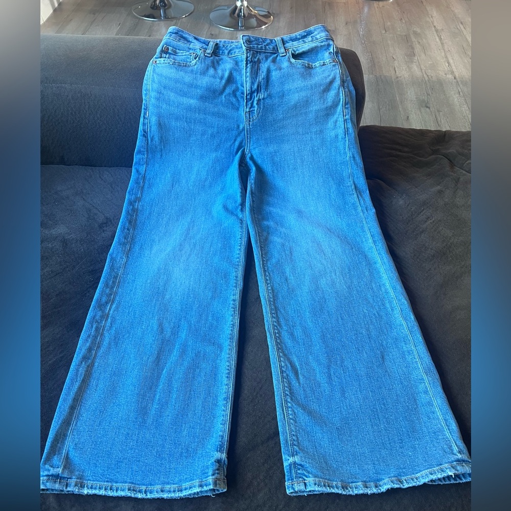 American Eagle stretch super high rise baggy wide leg size 4 short